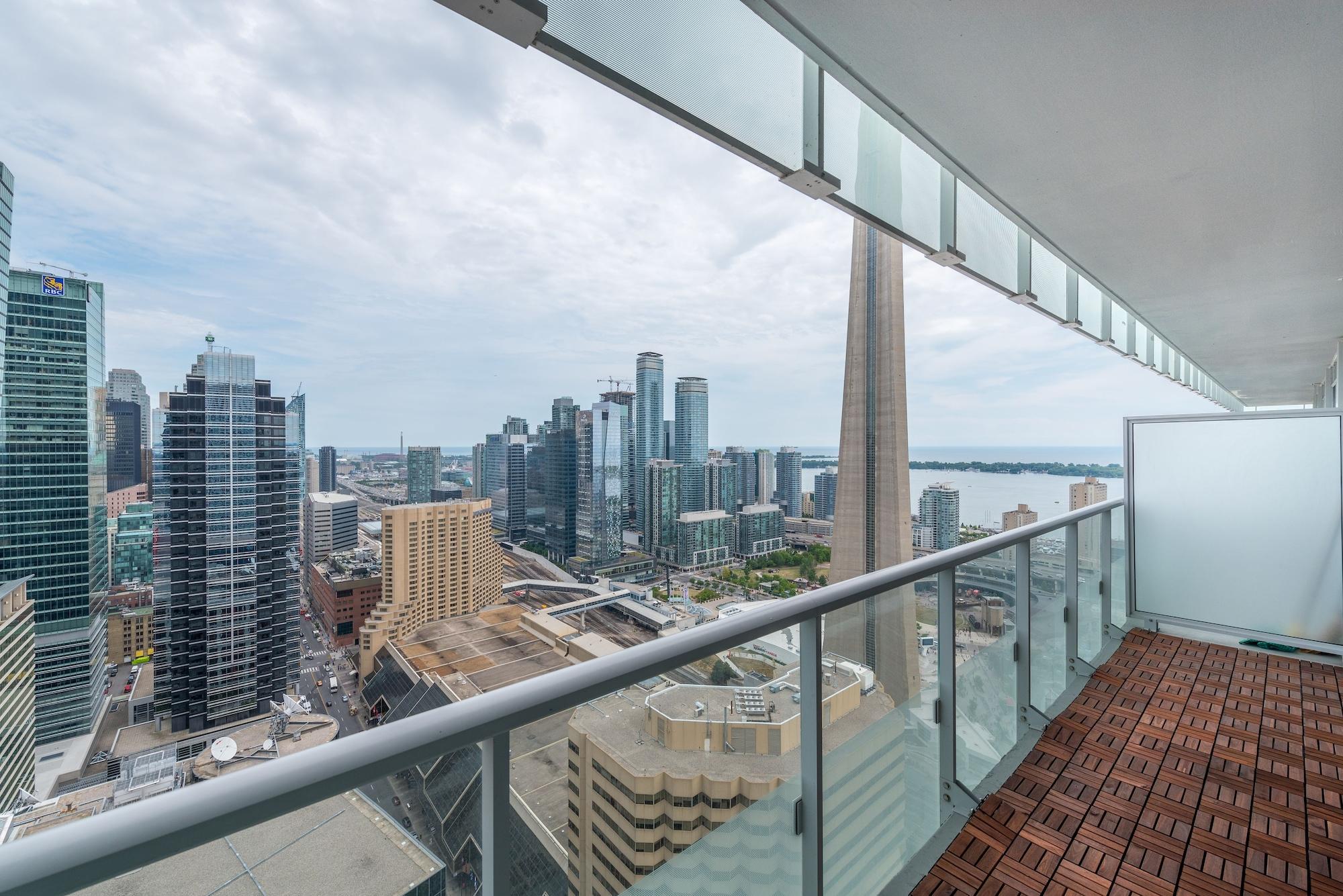 Grand Royal Condos - Cn Tower Toronto Exteriör bild